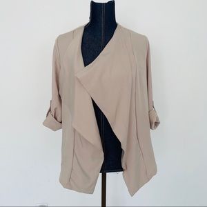 Blazer 3/4 sleeve nude/beigy in color